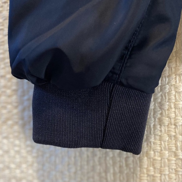 Bomber Cropped Jacket Women’s 8 H&M Navy/Maroon Gold Accents Zip Sleeve Pocket - Picture 4 of 13